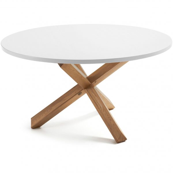 Kave Home Ronde Eettafel 'Lotus' wit MDF met eiken kruispoot, 135cm