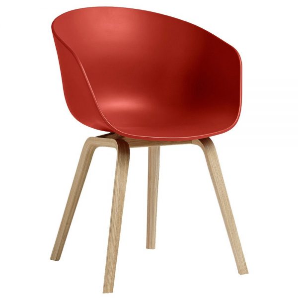 Hay AAC22 stoel met gelakt onderstel kuip warm rood