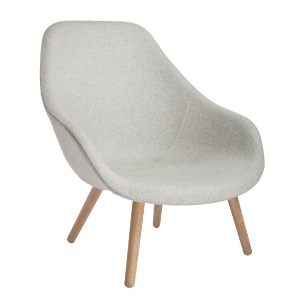 Hay About a Lounge Chair High /Soft AAL92 fauteuil bekleding divina melange 120 onderstel gelakt eiken