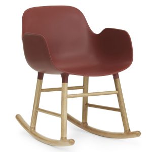 Normann Copenhagen Form Rocking Armchair schommelstoel met eiken onderstel rood