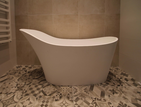 Luca Vasca vrijstaand bad 170x70cm Solid Surface met verhoogde rugzijde mat wit