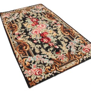 kelim met rozen nr 4399 (181cm x 317cm) Handgeweven kelim in perfecte staat 30 tot 80 jaar oud.