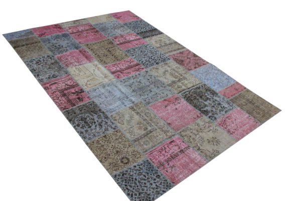 Patchwork kleed , roze, beige, blauw, deze combinatie kunnen we in elke gewenste maat laten maken!