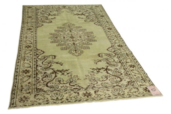 beige vloerkleed 265cm x 155cm