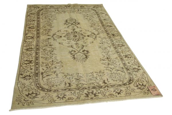 beige vloerkleed 265cm x 155cm