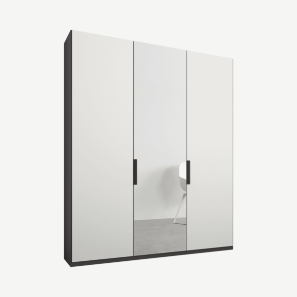 Caren driedeurs kledingkast met handvatten, 150 cm, grafietgrijs frame, matwit en spiegeldeuren, standaard interieur