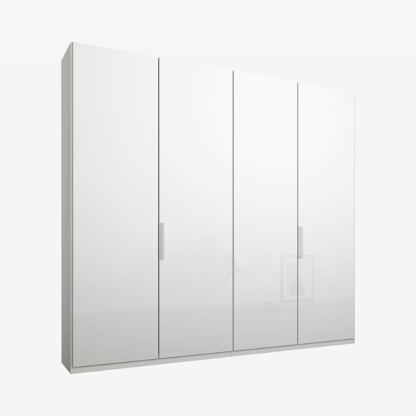Caren vierdeurs kledingkast met handvatten, 200 cm, wit frame, witte glazen deuren, klassiek interieur